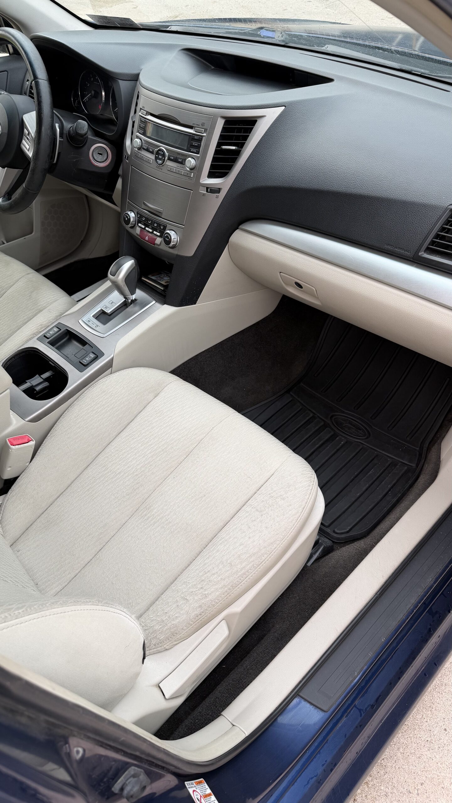 2011 Subaru Legacy I Premium - Photo 8